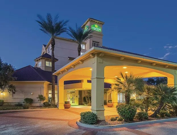 La Quinta Inn & Suites by Wyndham Phoenix Mesa West hotel detail image 3