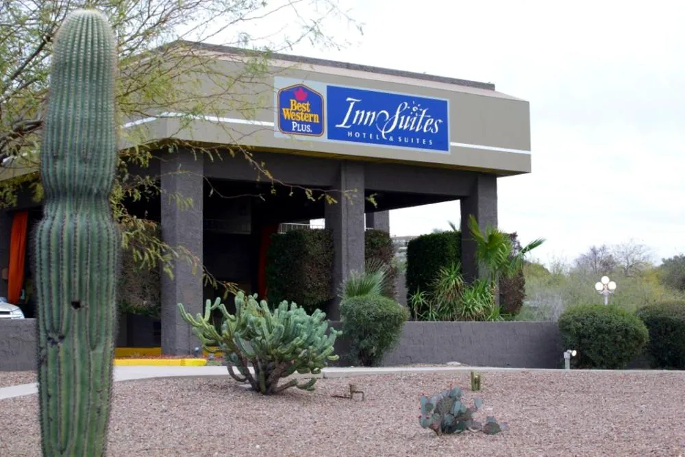SureStay InnSuites Phoenix Hotel & Suites by Best Western hotel hero