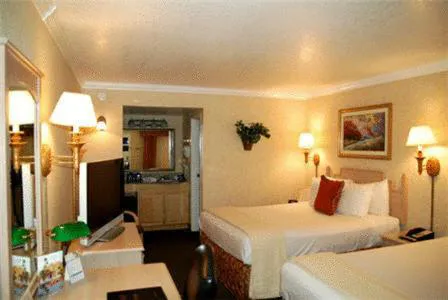 SureStay InnSuites Phoenix Hotel & Suites by Best Western hotel detail image 4