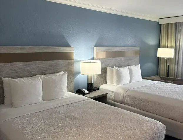 SureStay InnSuites Phoenix Hotel & Suites by Best Western hotel detail image 4