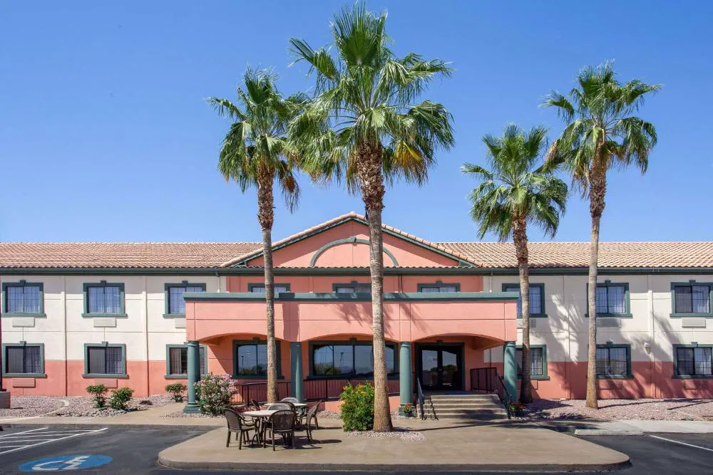 Baymont by Wyndham Phoenix I-10 near 51st Ave hotel hero