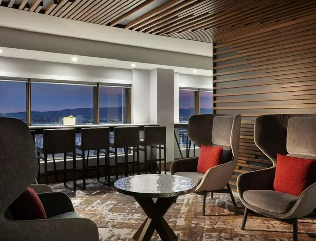 Marriott Phoenix Airport hotel detail image 3