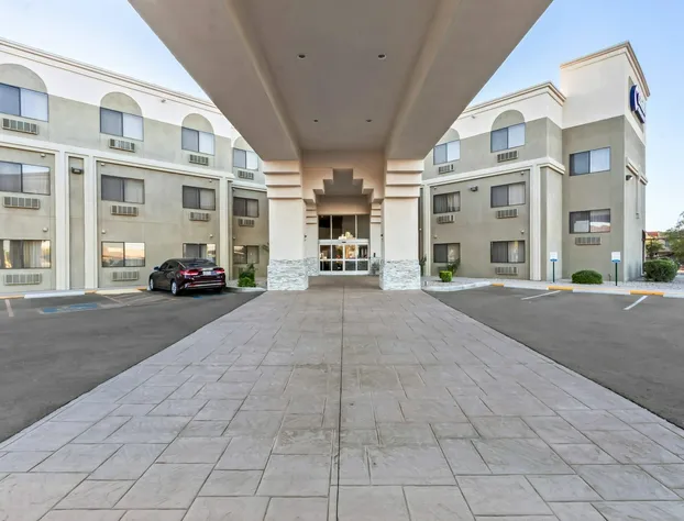 Comfort Inn & Suites Surprise Near Sun City West hotel detail image 1