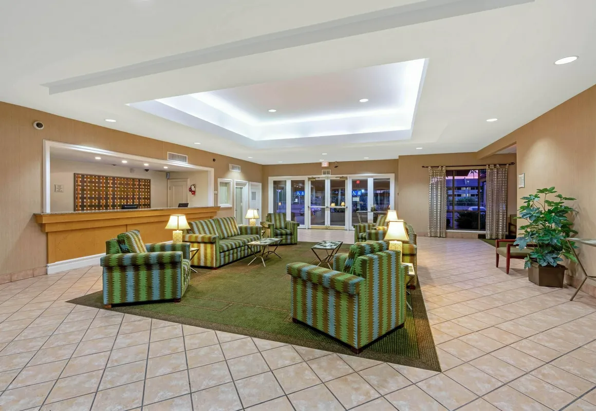 Travelodge by Wyndham Phoenix North hotel hero