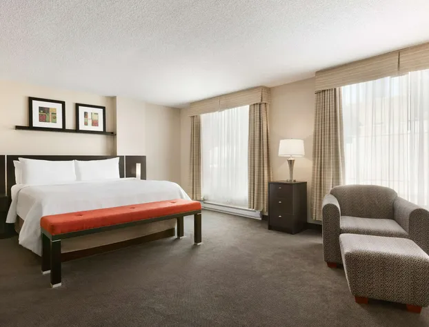 Embassy Suites Montréal by Hilton hotel detail image 4