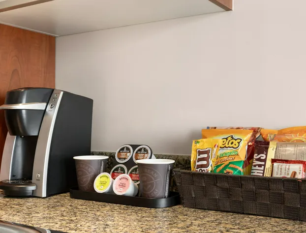 Embassy Suites Montréal by Hilton hotel detail image 2