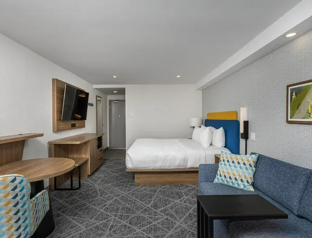 Quality Hotel & Suites Montreal East hotel detail image 4