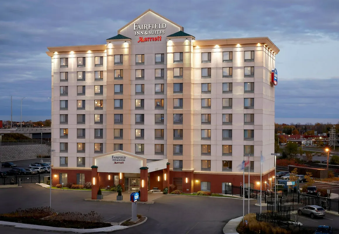 Fairfield Inn & Suites by Marriott Montreal Airport hotel hero