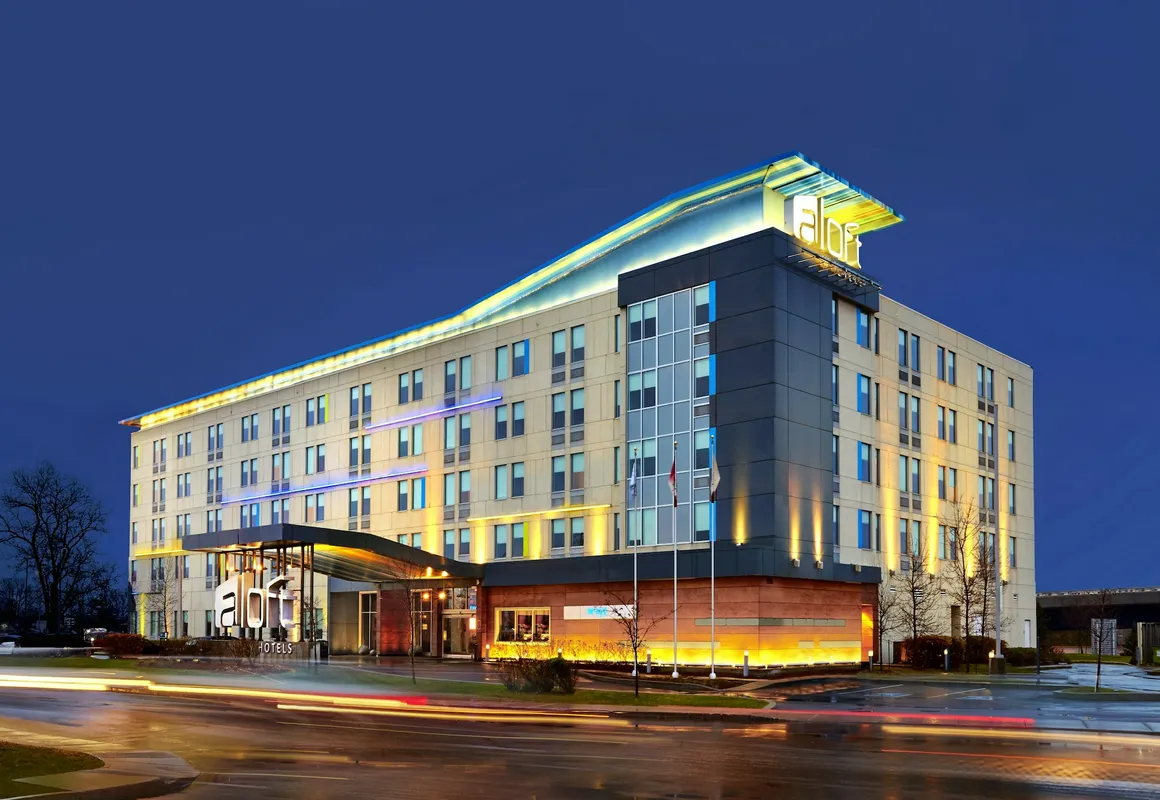 Aloft Montreal Airport hotel hero