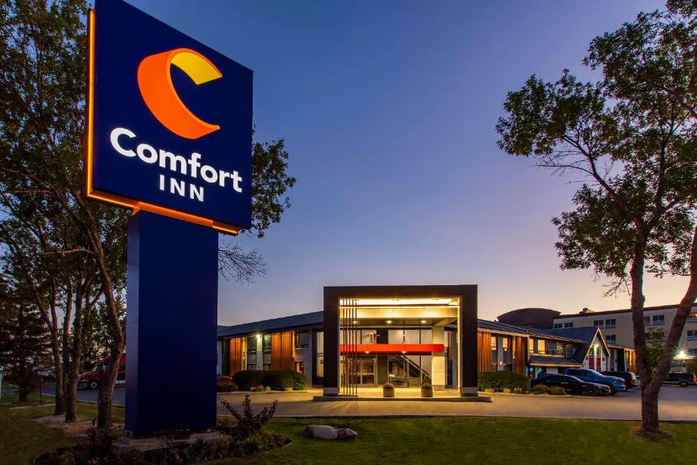 Comfort Inn Brossard hotel hero