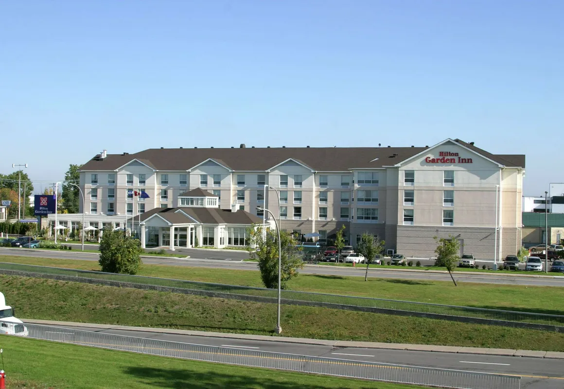Hilton Garden Inn Montreal Airport hotel hero