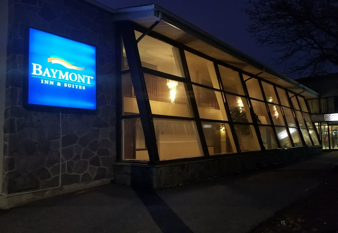 Baymont by Wyndham Montreal Airport hotel hero