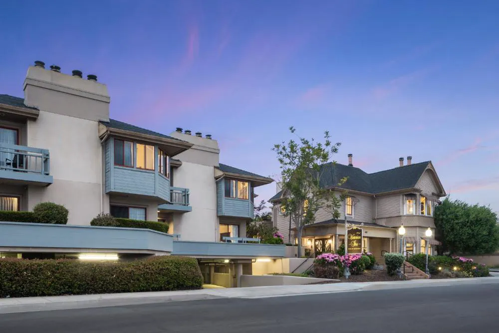 Victorian Inn hotel hero