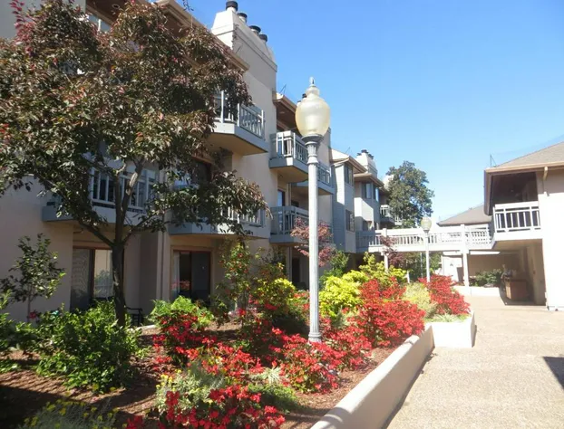 Victorian Inn hotel detail image 2