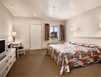 Monarch Valley Inn Marina at Monterey Bay hotel detail image 1