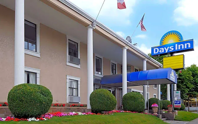 Days Inn Vancouver Metro hotel hero