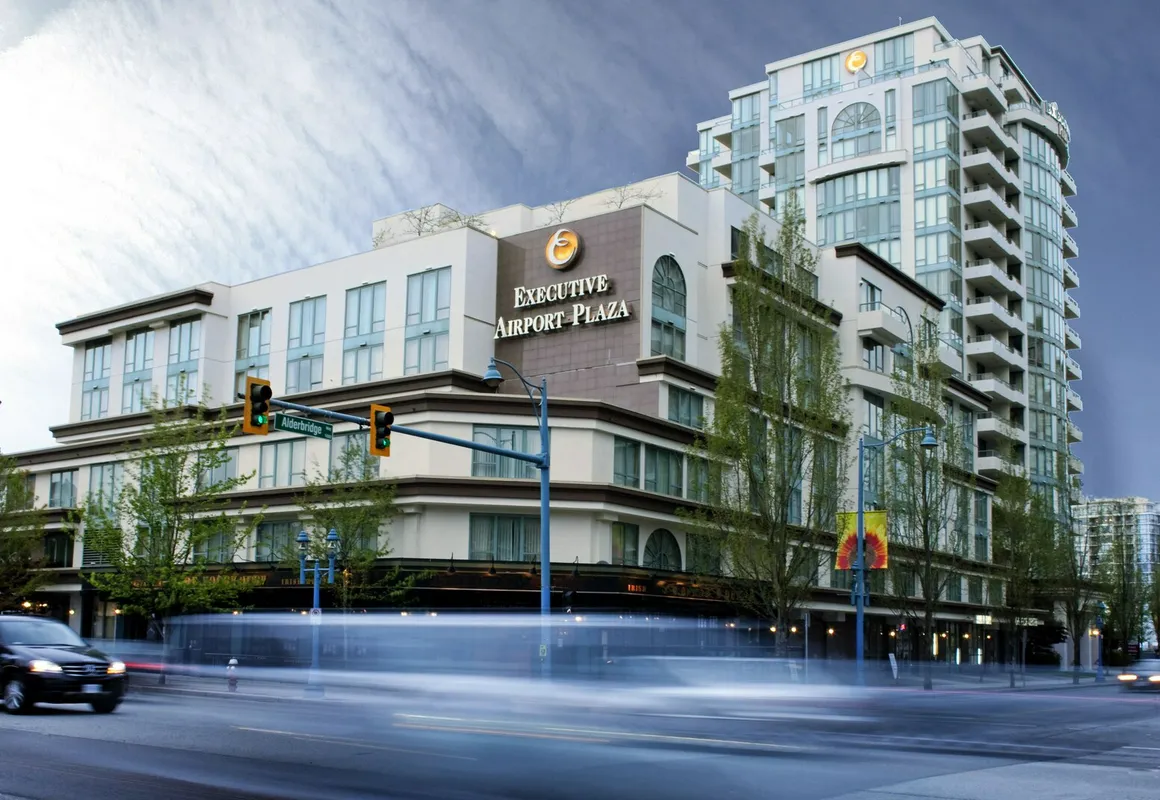 Executive Hotel Vancouver Airport hotel hero