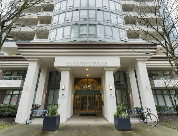 Executive Hotel Vancouver Airport hotel detail image 2