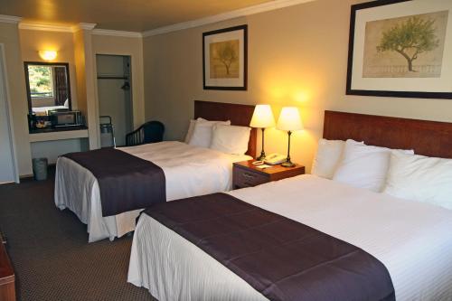 Travelodge By Wyndham Vancouver Lions Gate hotel detail image 2