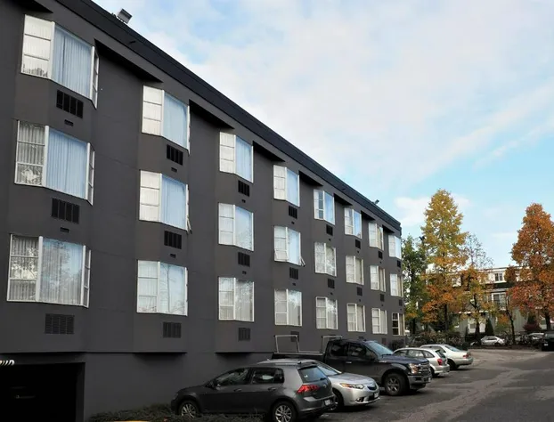 Best Western Plus Vancouver Airport Hotel hotel detail image 2