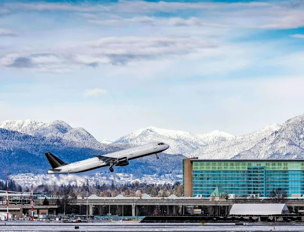 Fairmont Vancouver Airport In-Terminal Hotel hotel detail image 4