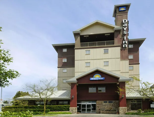 Days Inn by Wyndham Vancouver Airport hotel detail image 1