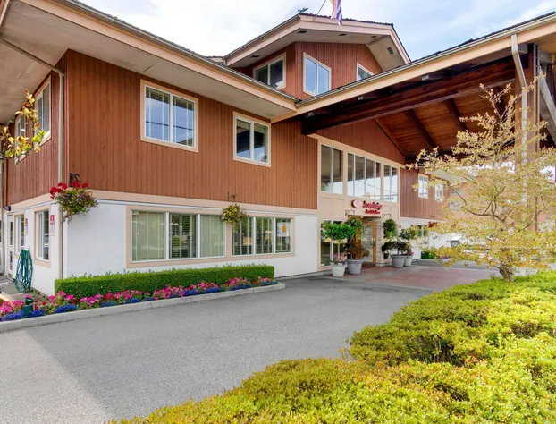 Econo Lodge Inn & Suites hotel detail image 1