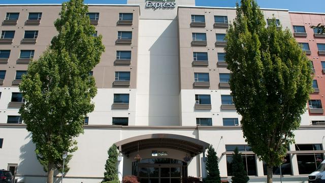 Holiday Inn Express Vancouver Airport Richmond, an IHG Hotel hotel detail image 2