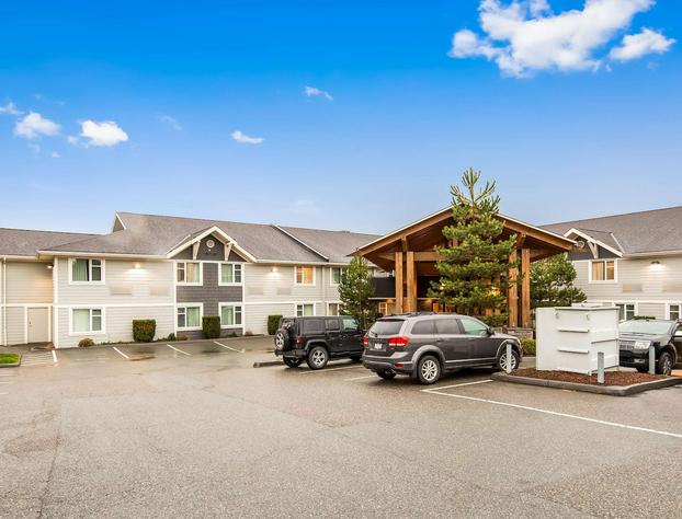 Best Western Plus Country Meadows Inn hotel detail image 2