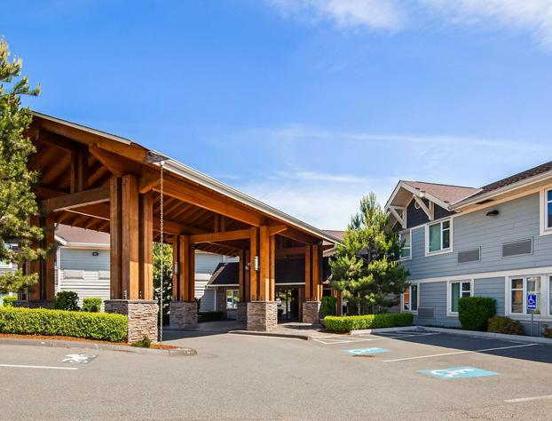 Best Western Plus Country Meadows Inn hotel detail image 4