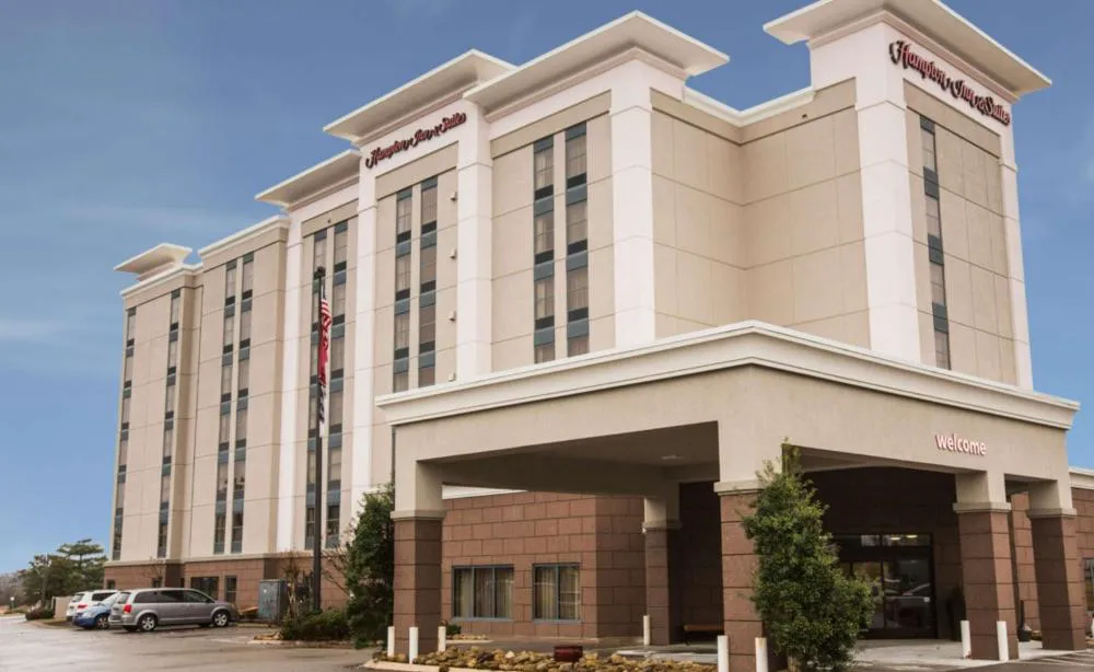 Hampton Inn & Suites Nashville-Airport hotel hero