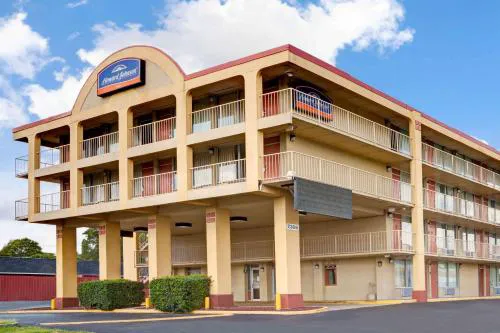 Super 8 by Wyndham Nashville Downtown hotel detail image 2