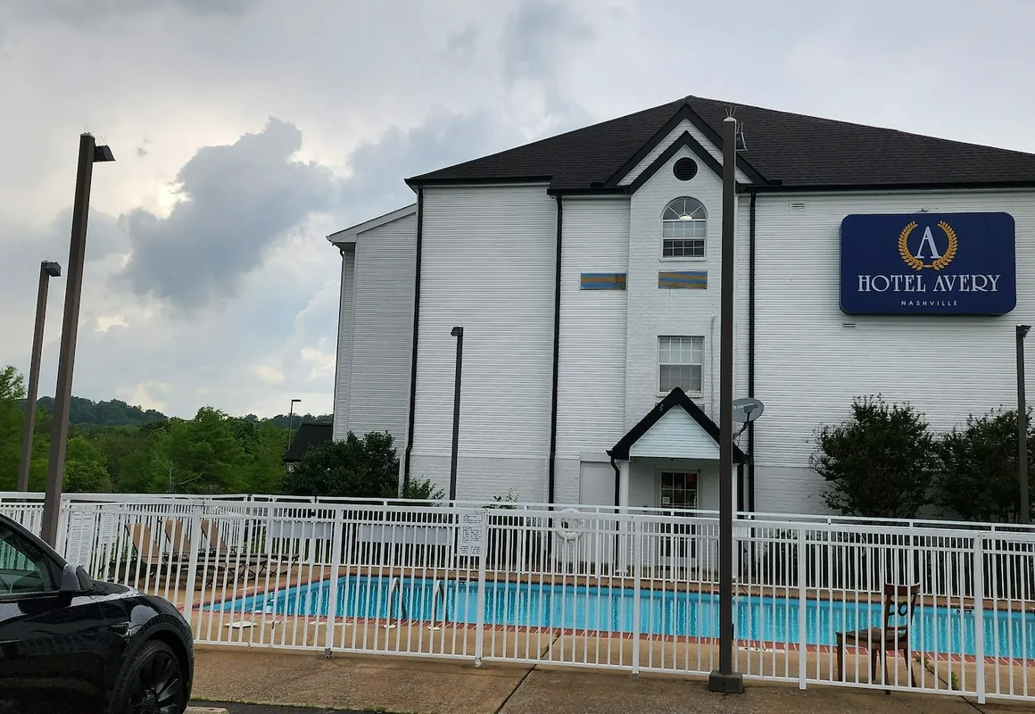 Quality Inn & Suites Nashville - Bellevue hotel hero