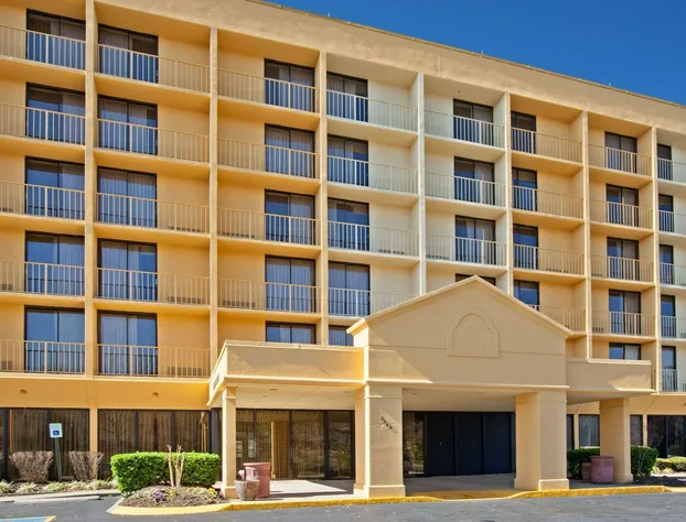 La Quinta Inn & Suites by Wyndham Nashville Airport/Opryland hotel detail image 3