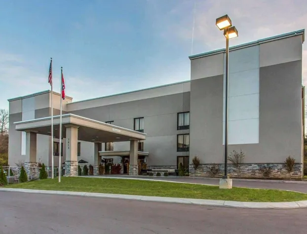Quality Suites Nashville Airport hotel detail image 1