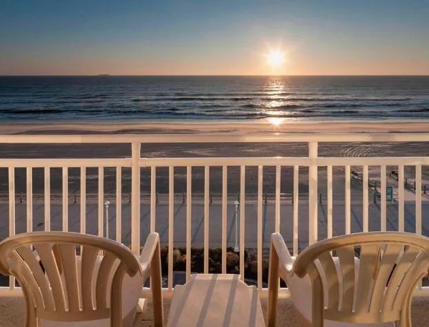 Courtyard by Marriott Virginia Beach Oceanfront/North 37th Street hotel detail image 3