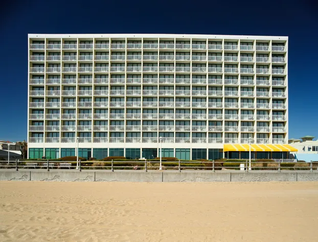 Holiday Inn Express Hotel & Suites VA Beach Oceanfront by IHG hotel detail image 2