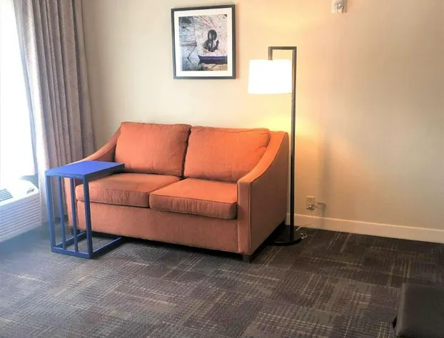 Hampton Inn & Suites Norfolk-Airport hotel detail image 1