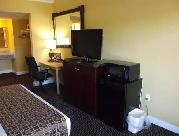 Ambassadors Inn & Suites hotel detail image 3