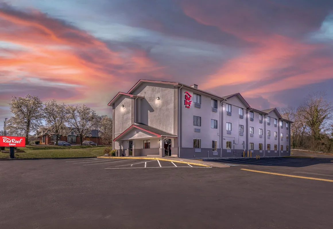 Red Roof Inn Suffolk hotel hero