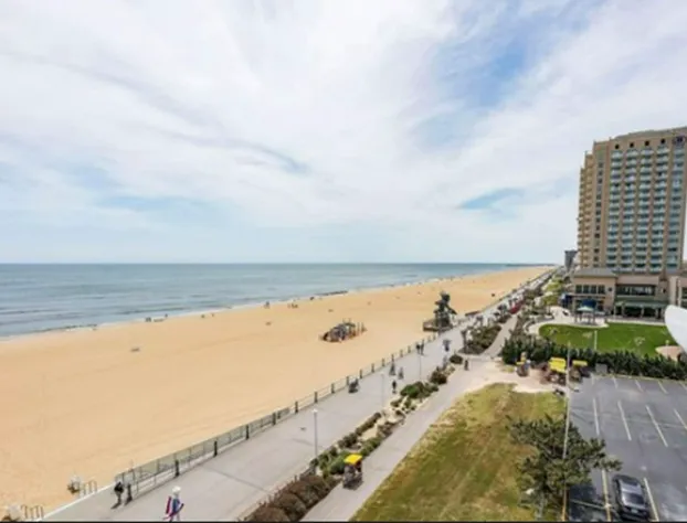Hampton Inn Virginia Beach-Oceanfront North hotel detail image 3