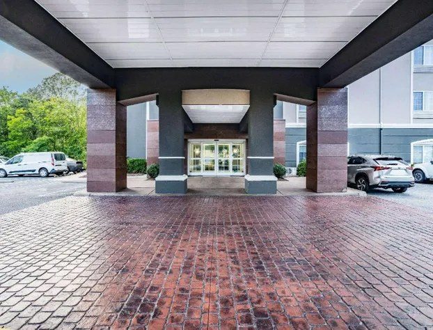 La Quinta Inn & Suites by Wyndham Norfolk hotel detail image 2