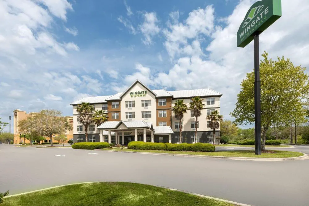 Wingate by Wyndham Savannah Gateway hotel hero