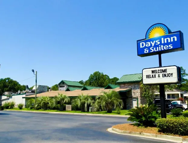 Days Inn & Suites by Wyndham Savannah Midtown hotel detail image 2