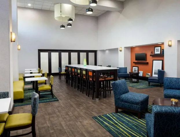 Hampton Inn & Suites Savannah - I-95 South - Gateway hotel detail image 2