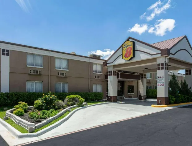 Super 8 by Wyndham Grand Prairie North hotel detail image 3