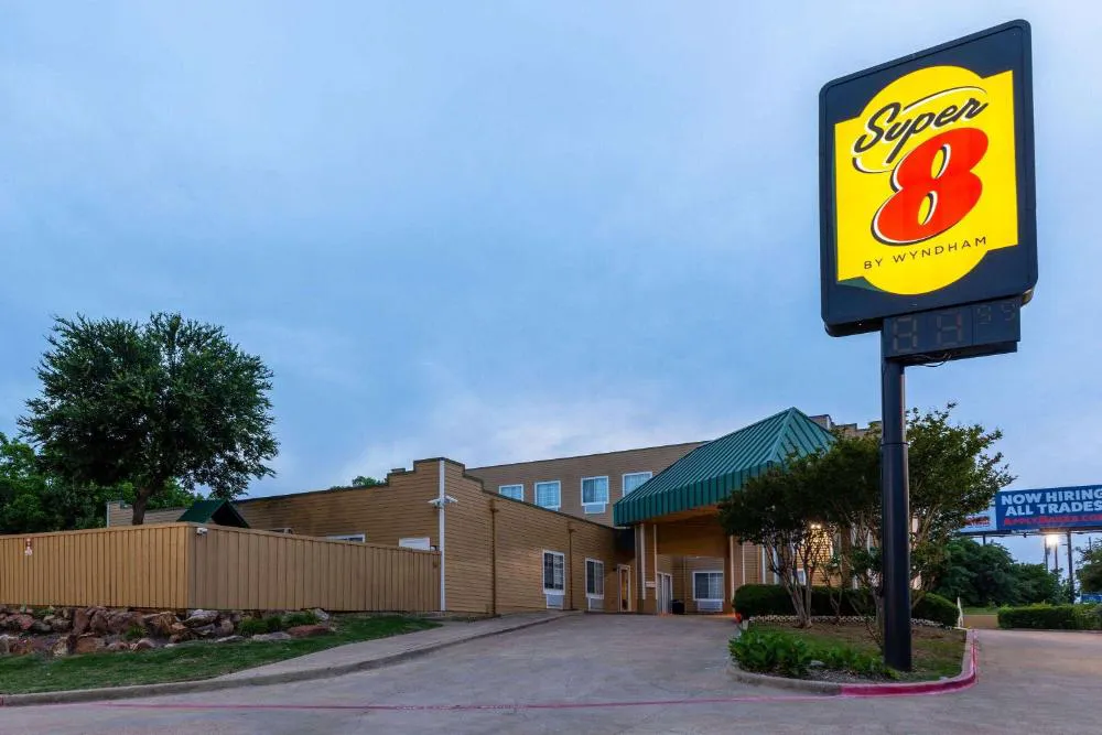 Super 8 by Wyndham Garland/Rowlett/East Dallas Area hotel hero