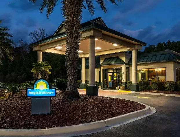 Days Inn by Wyndham Richmond Hill/Savannah hotel detail image 2