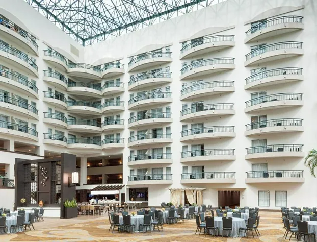 Marriott Savannah Riverfront hotel detail image 2
