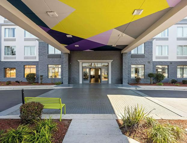 Spark by Hilton Port Wentworth Savannah hotel detail image 3